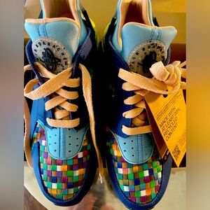 New in box Nike Air Huarache Crater PRM fits like mens 7.5 or woman 8.5